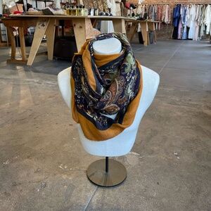 813 Ottotredici Paisley Print Scarf
